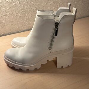 Giani Bini platform boots. Size 10 Ivory.
